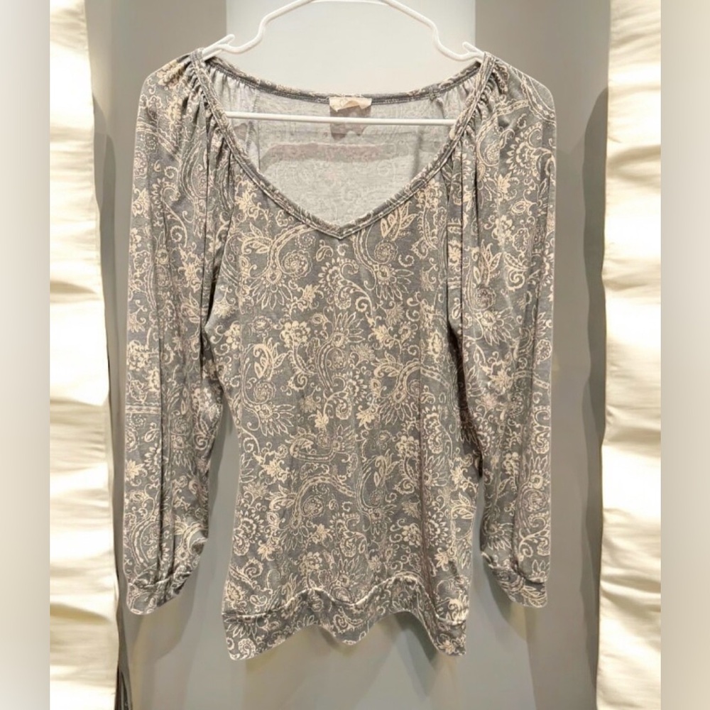Be stage Elegant Gray Paisley Women's Top LARGE